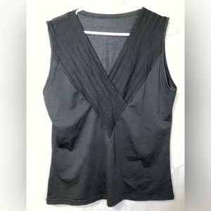 Black tank top v neck